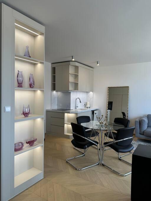 Luxe Near The Airport Appartamento *