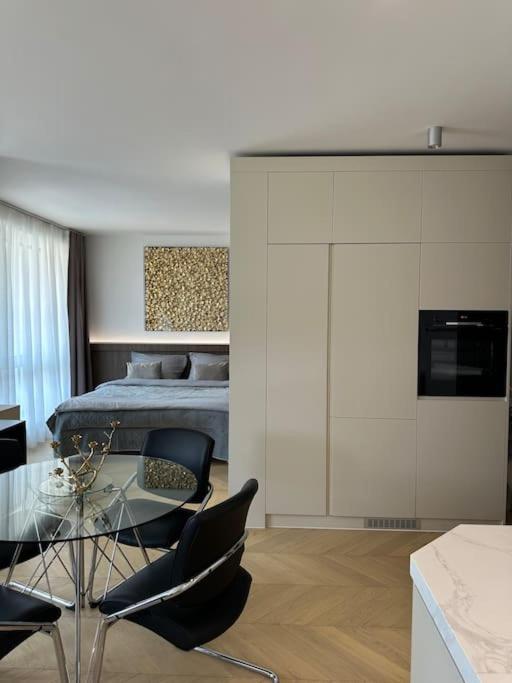 Luxe Near The Airport